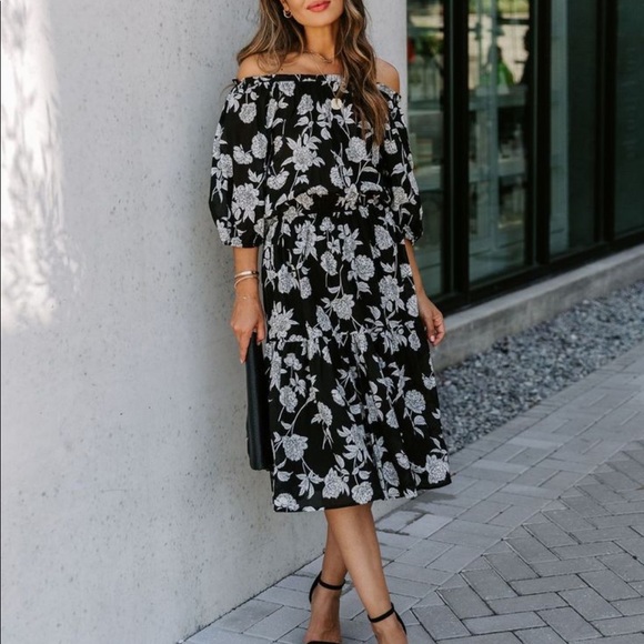VICI Off The Shoulder Linen Floral Midi Dress. Size Small-BRAND NEW! NEVER WORN!